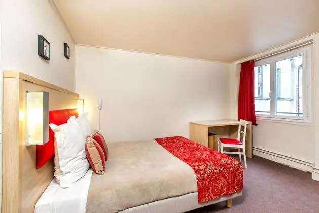 Classic Tek Büyük Yataklı Oda