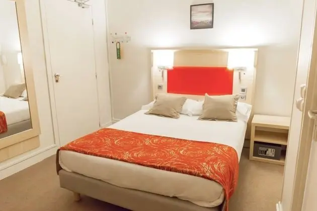 Classic Tek Büyük Yataklı Oda