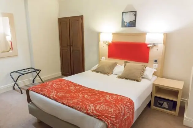 Classic Tek Büyük Yataklı Oda