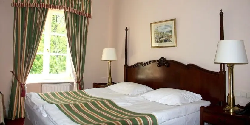 Standard Tek Büyük veya İki Ayrı Yataklı Oda