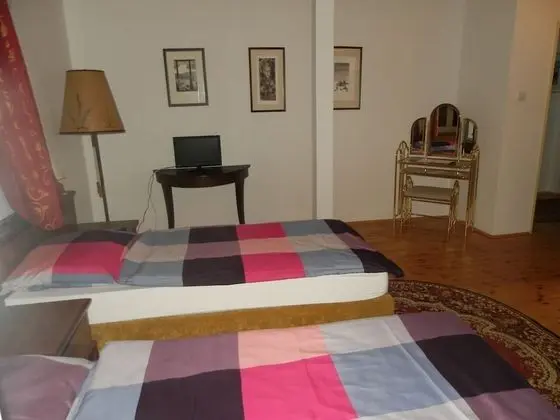 Tek Büyük veya İki Ayrı Yataklı Oda