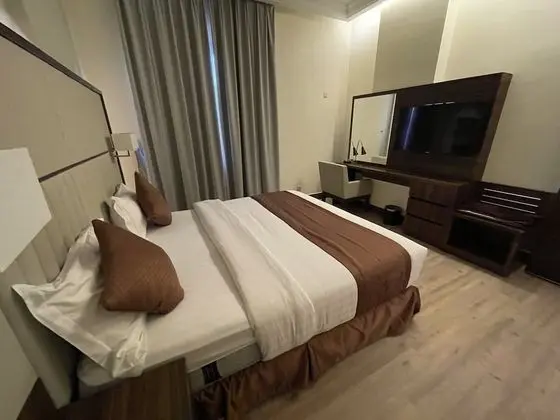 One Bedroom Apartment