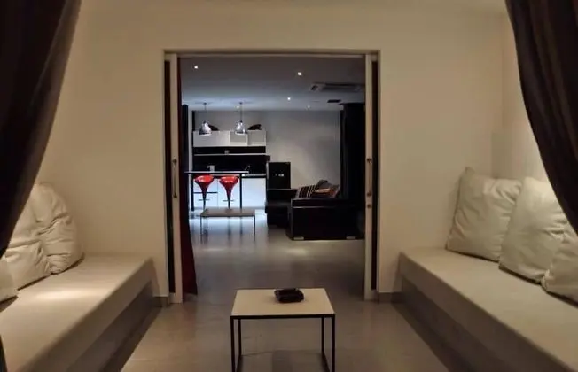 Deluxe Studio