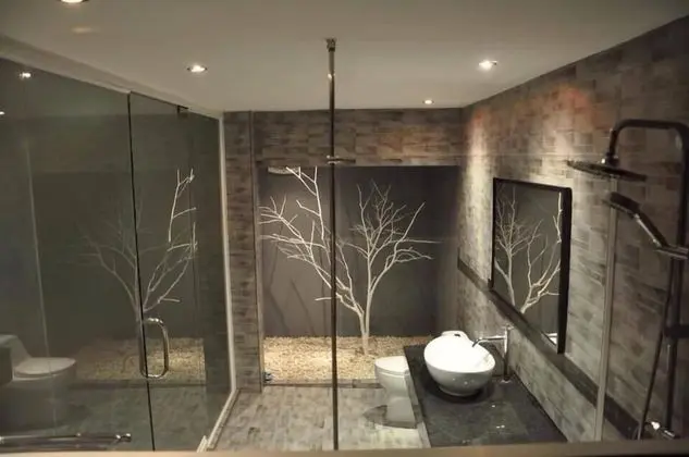 Deluxe Studio