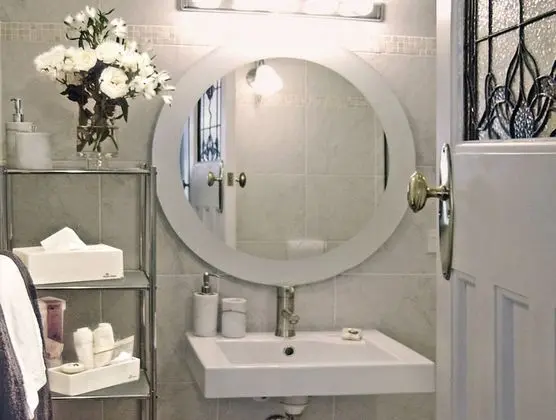 Tek Büyük Yataklı Oda (White Room)