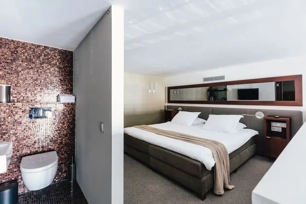 Luxury Suite, Canal View
