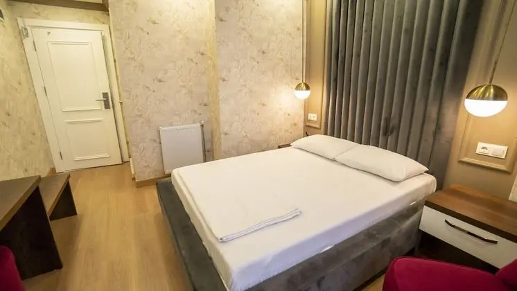 Standard Tek Büyük Yataklı Oda