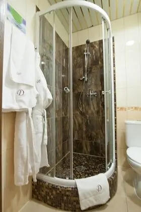 Comfort Tek Büyük veya İki Ayrı Yataklı Oda