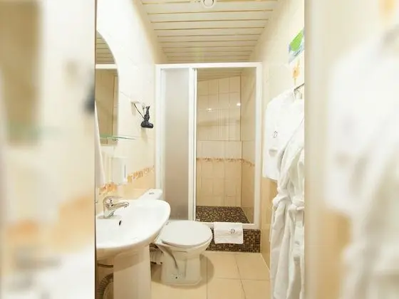 Comfort Tek Büyük veya İki Ayrı Yataklı Oda