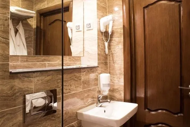 Comfort Tek Büyük veya İki Ayrı Yataklı Oda