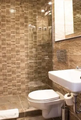 Comfort Tek Büyük veya İki Ayrı Yataklı Oda