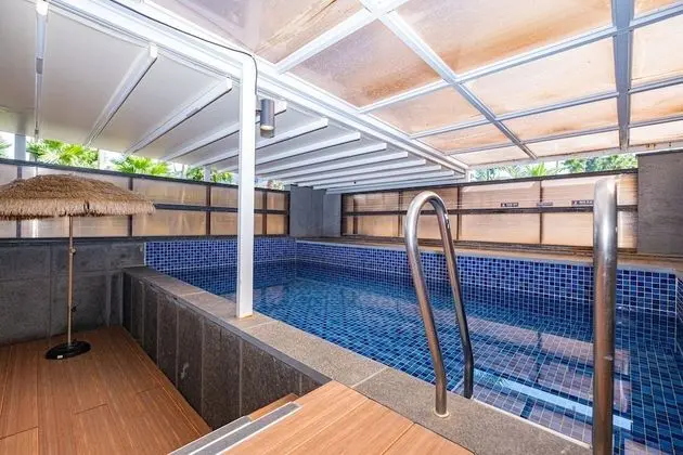 Villa (Pool )