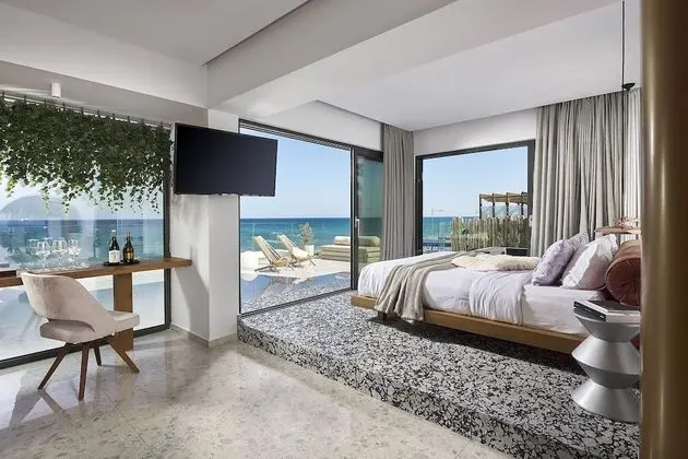 Süit, Deniz Manzaralı (King with Outdoor Jetted tub)