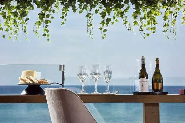 Süit, Deniz Manzaralı (King with Outdoor Jetted tub)