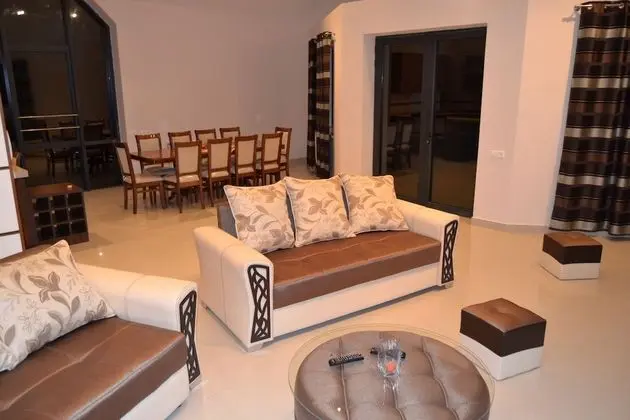 Deluxe Villa