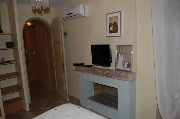 Tek Büyük Yataklı Oda (Montegrosso)