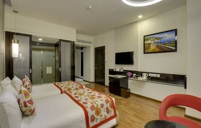 Deluxe Tek Büyük Yataklı Oda