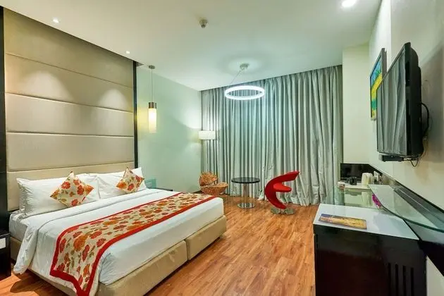 Deluxe Tek Büyük Yataklı Oda