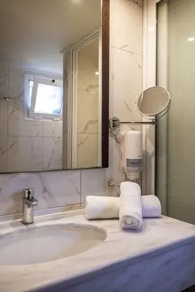 Deluxe Tek Büyük veya İki Ayrı Yataklı Oda
