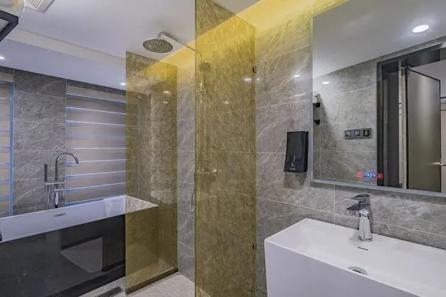 Luxury Tek Büyük Yataklı Oda