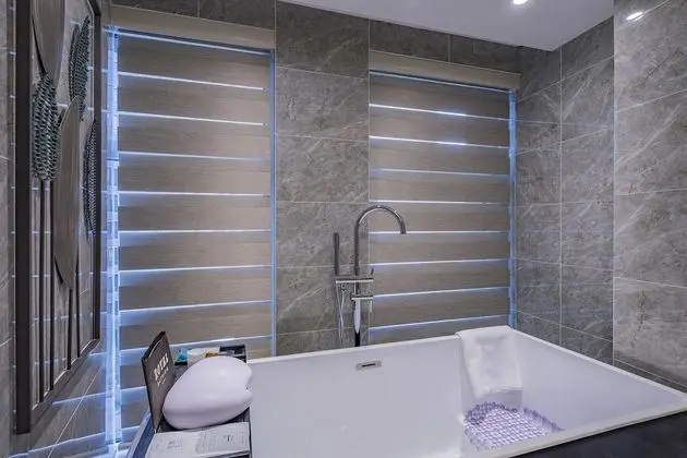 Luxury Tek Büyük Yataklı Oda