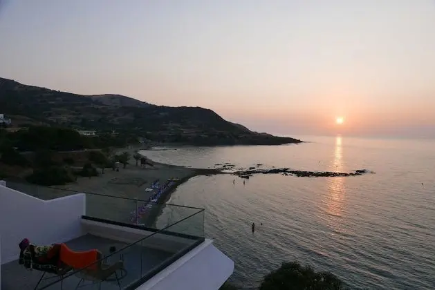 Tek Büyük veya İki Ayrı Yataklı Oda, Deniz Manzaralı