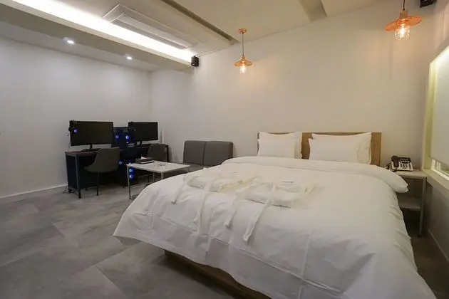 Deluxe Tek Büyük Yataklı Oda
