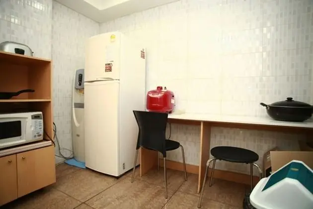 Tek Kişilik Oda, Ortak Banyo (Private shower)