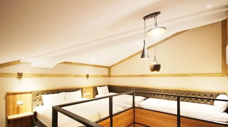 Deluxe Dört Kişilik Oda
