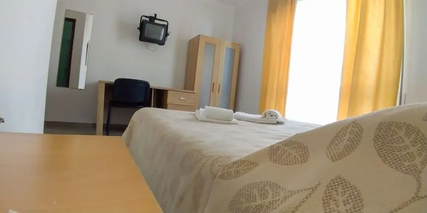 Tek Büyük Yataklı Oda