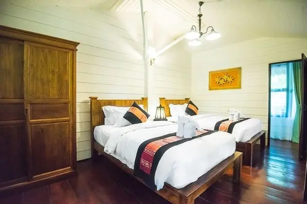Deluxe Family Suite (6 Adults)