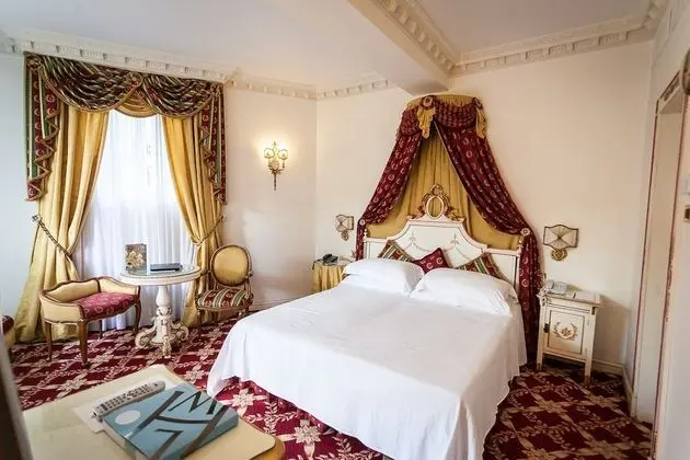 Deluxe Tek Büyük veya İki Ayrı Yataklı Oda, Ek Bina