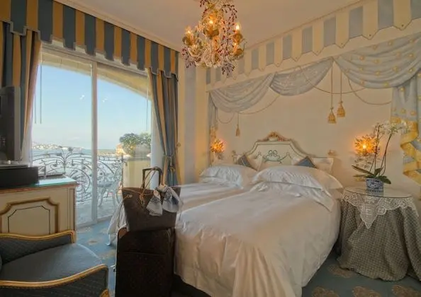 Deluxe Tek Büyük veya İki Ayrı Yataklı Oda, Göl Manzaralı (Isole Borromee)