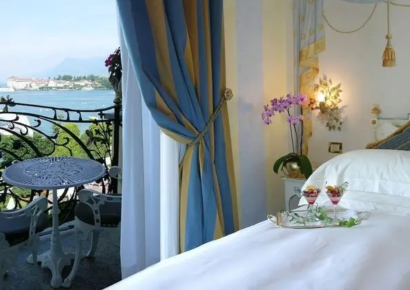 Deluxe Tek Büyük veya İki Ayrı Yataklı Oda, Göl Manzaralı (Isole Borromee)