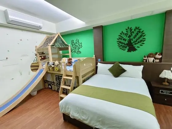 Basic Dört Kişilik Oda, 2 Çift Kişilik Yatak, Şehir Manzaralı
