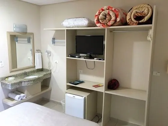 Büyük Yataklı Tek Kişilik Oda