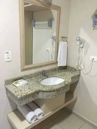 Büyük Yataklı Tek Kişilik Oda