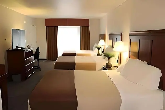 Standard Oda, Sigara İçilmez (3 Queen Beds)
