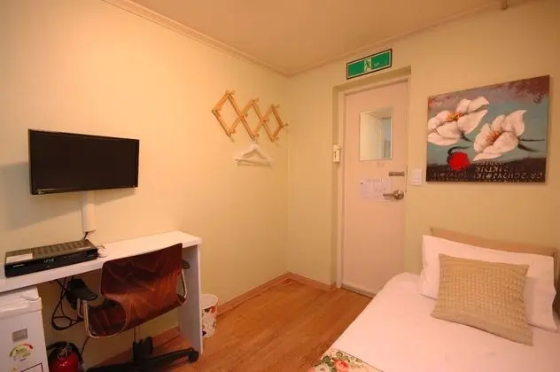 Mini Single Room (Self check in until 11:30 PM)