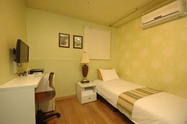 Mini Single Room (Self check in until 11:30 PM)