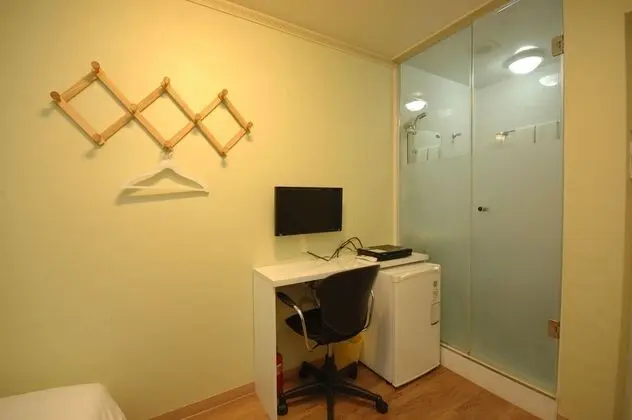 Mini Single Room (Self check in until 11:30 PM)