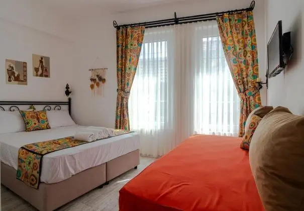 Standart Üç Kişilik Oda, Kısmi Deniz Manzaralı
