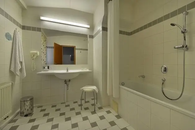 Comfort Tek Büyük Yataklı Oda