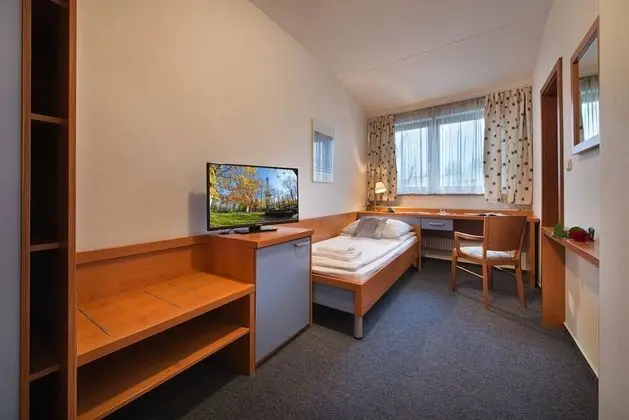 Büyük Yataklı Tek Kişilik Oda