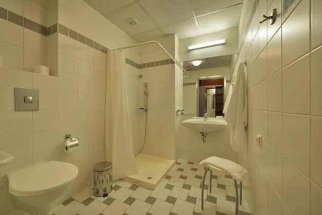 Büyük Yataklı Tek Kişilik Oda