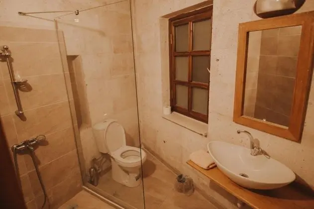 Çift Kişilik, Avlu Manzaralı