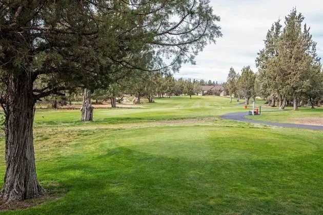 Daire, Birden Çok Yatak (Eagle Crest on the Green)