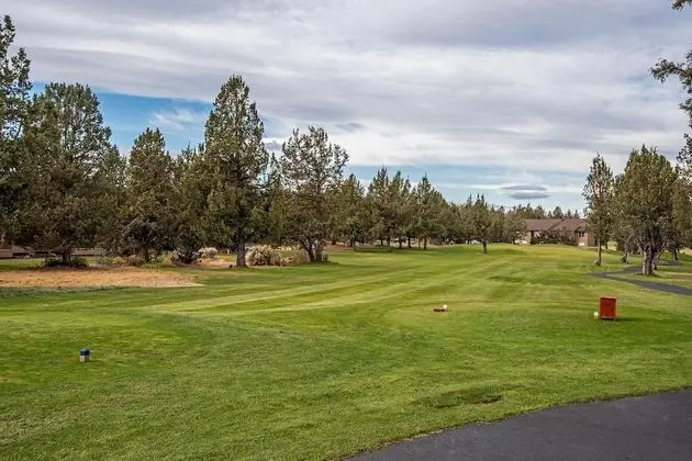 Daire, Birden Çok Yatak (Eagle Crest on the Green)