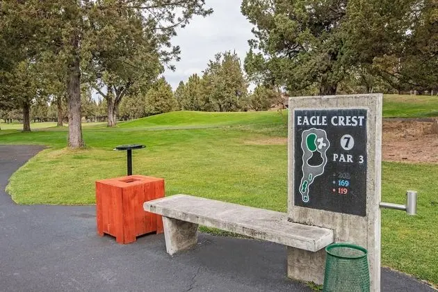 Daire, Birden Çok Yatak (Eagle Crest on the Green)