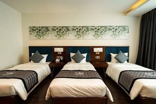 Deluxe Üç Kişilik Oda, Şehir Manzaralı